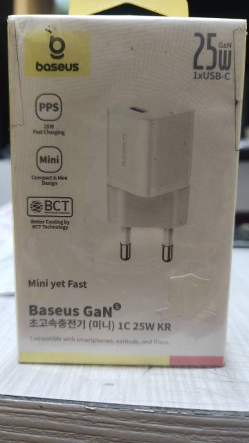 Baseus mini yet 25W GAN putih