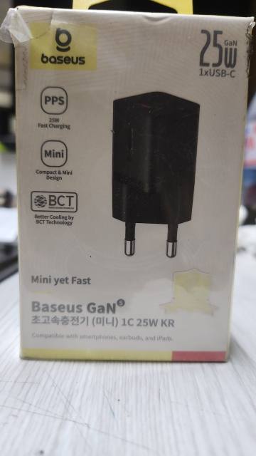 Baseus mini yet 25W GAN hitam